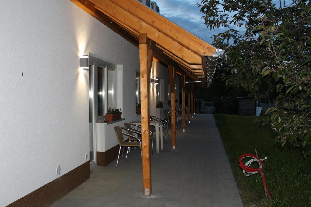 Czermann Holiday Inn Oroszlány Екстериор снимка