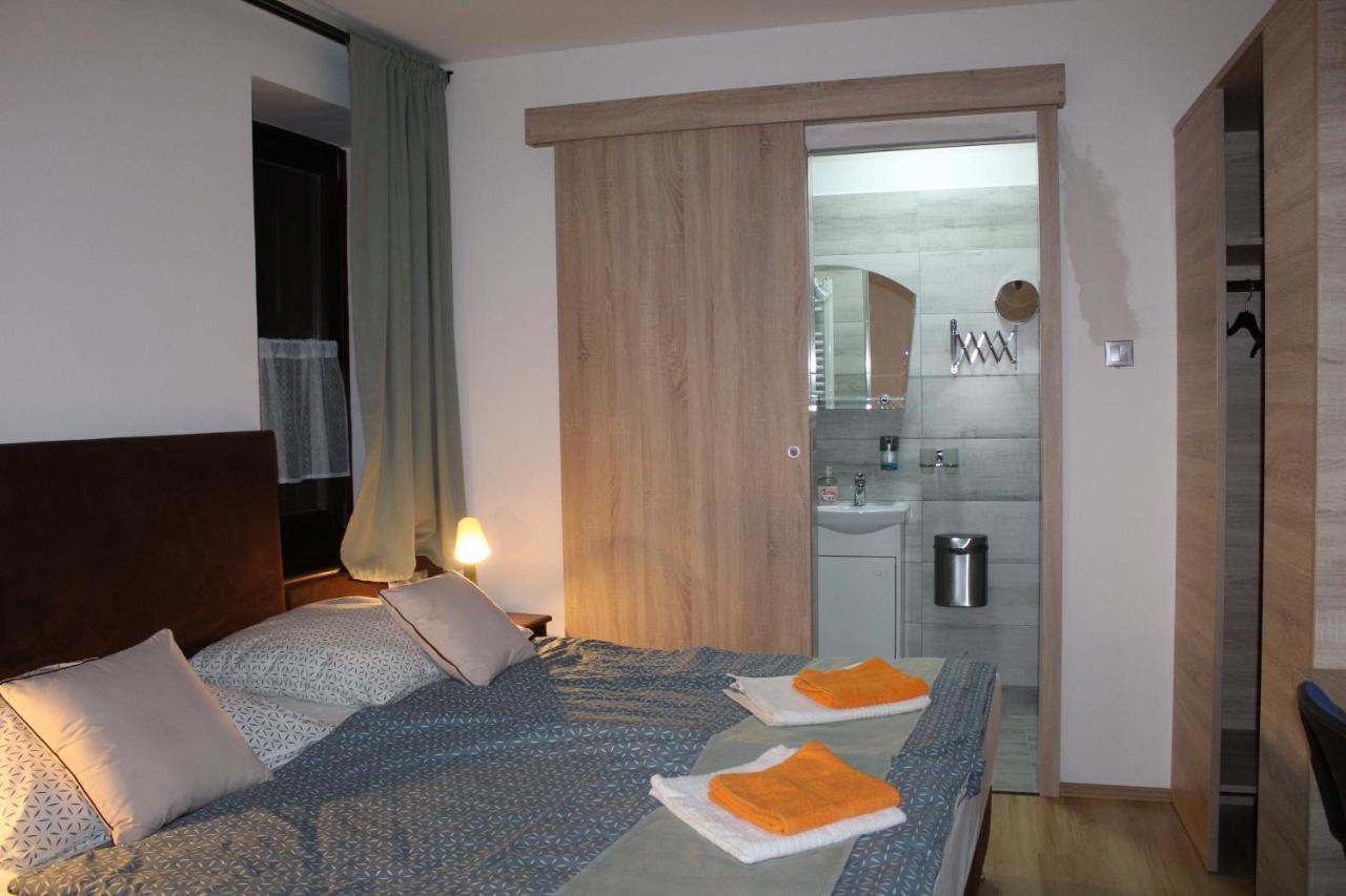 Czermann Holiday Inn Oroszlány Екстериор снимка